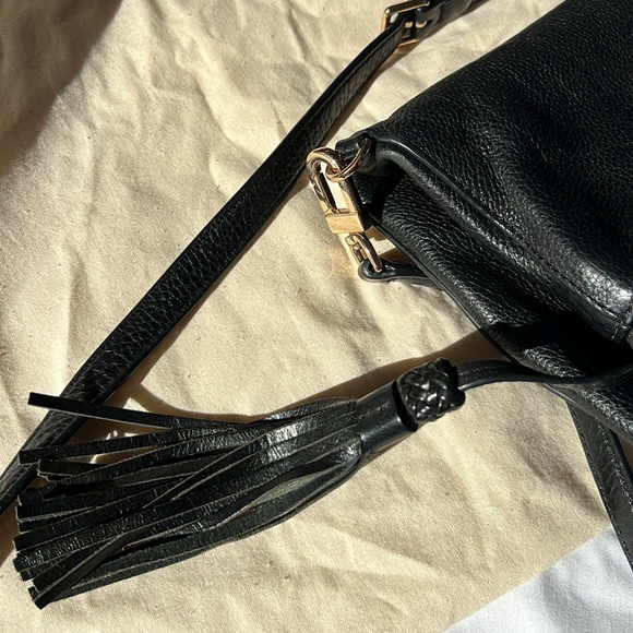 Tory Burch McGraw pebbled Leather Tassel fold over crossbody with Braided handle - Picture 3 of 5
